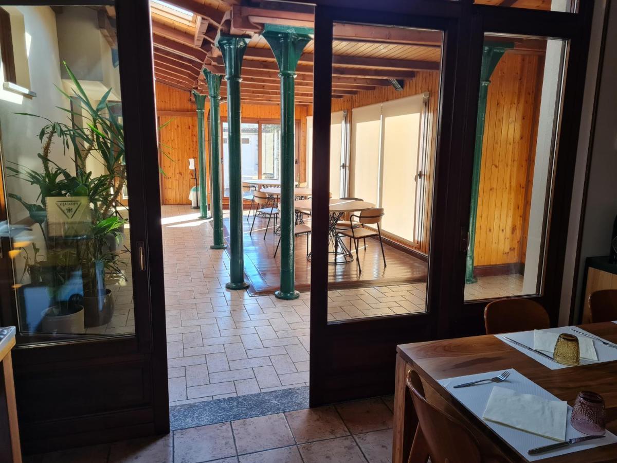 Manfredi Ristorante Con Alloggio Romentino エクステリア 写真