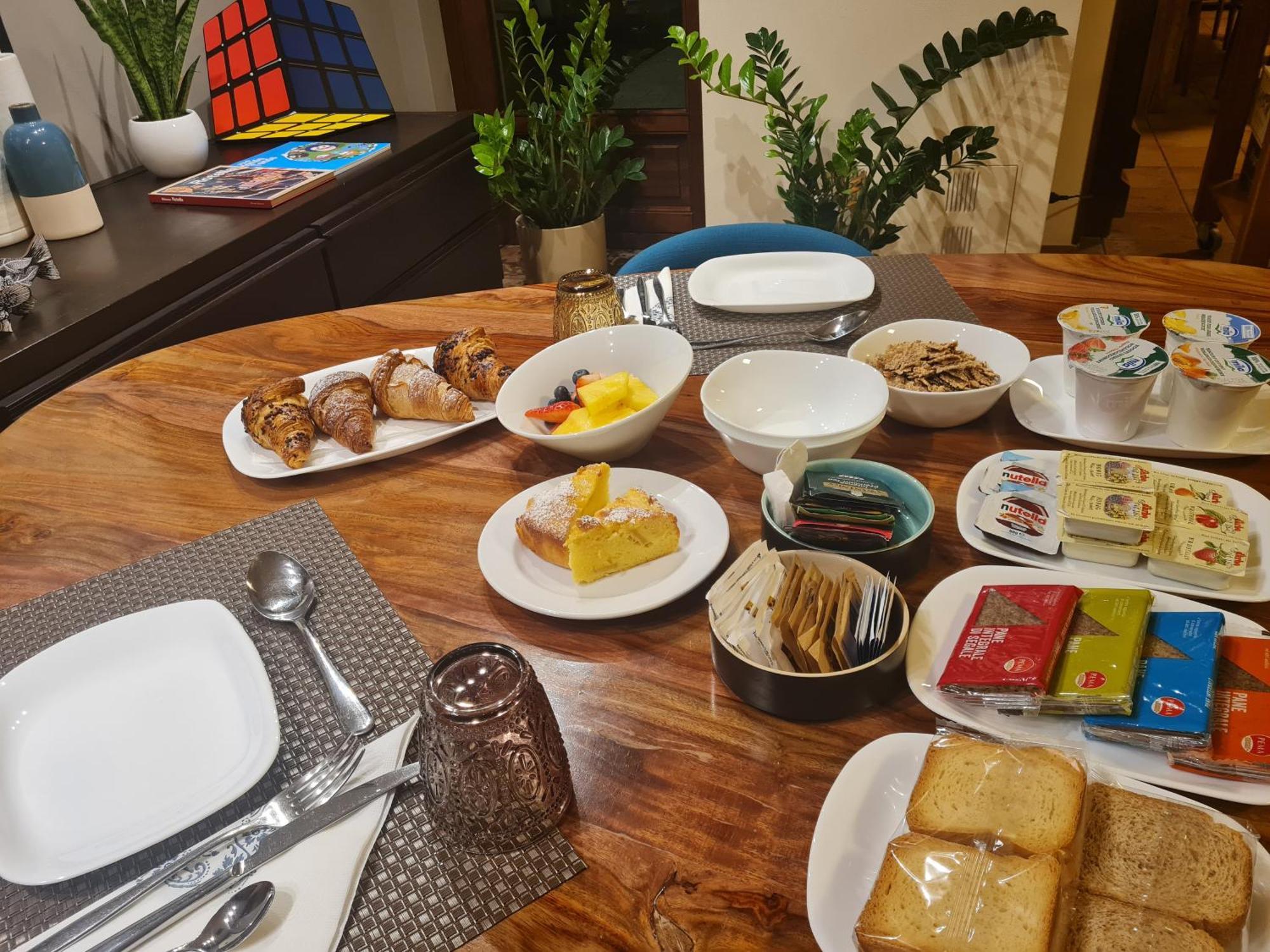 Manfredi Ristorante Con Alloggio Romentino エクステリア 写真